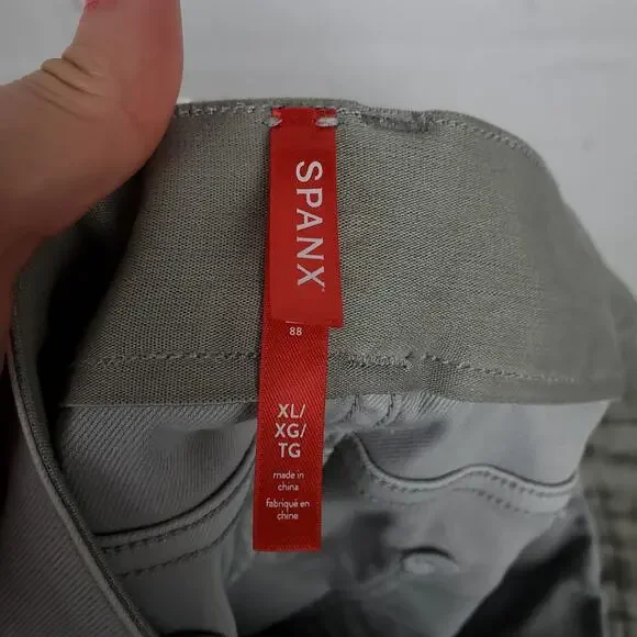 Spanx Stretch Twill Shorts Pull On 6" Womens XL Light Gray Side Stripe Casual - Picture 5 of 10